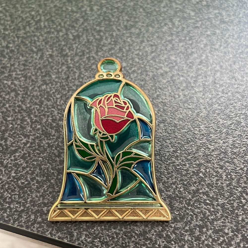 Bundle of 6 Disney Pins - Picture 5 of 7